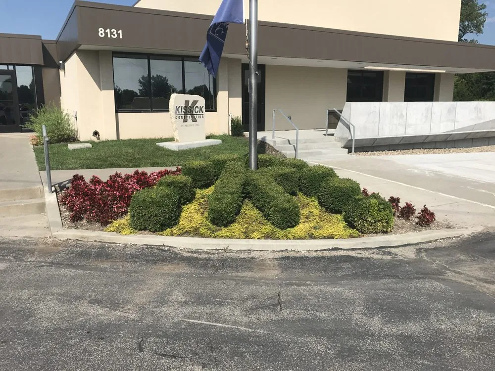 Custom yard maintenance in Kansas City, MO - Shelton & Son Lawn & Tree Company