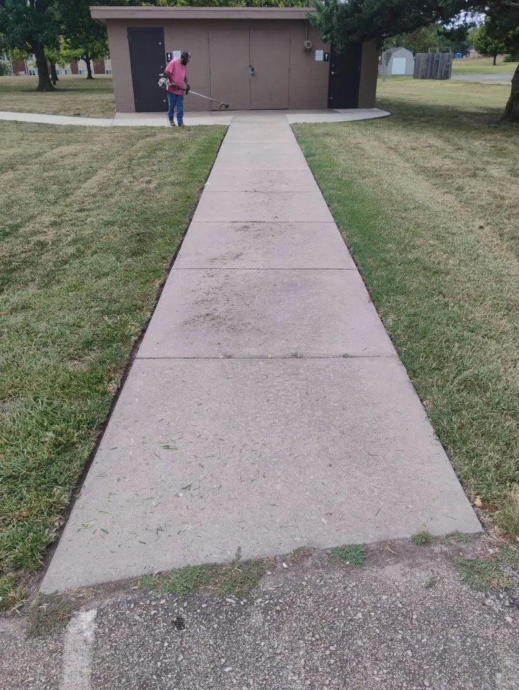 Reliable yard cleanup service for year-round maintenance in Topeka, KS by Shepherds Home and Lawn Care