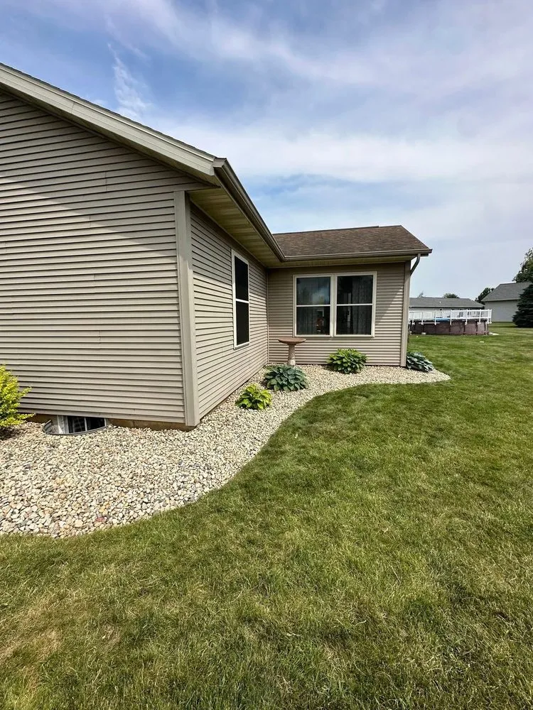 Top-rated yard cleanup service in Kenosha, WI - Sheridan Scenery