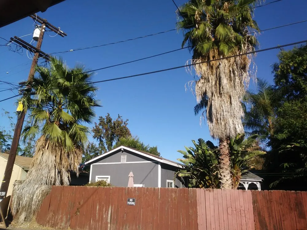 Local lawn care service experts serving Sherman Oaks, CA - Sherman Oaks Tree Service