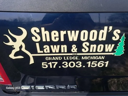 Sherwoods lawn and snow Logo