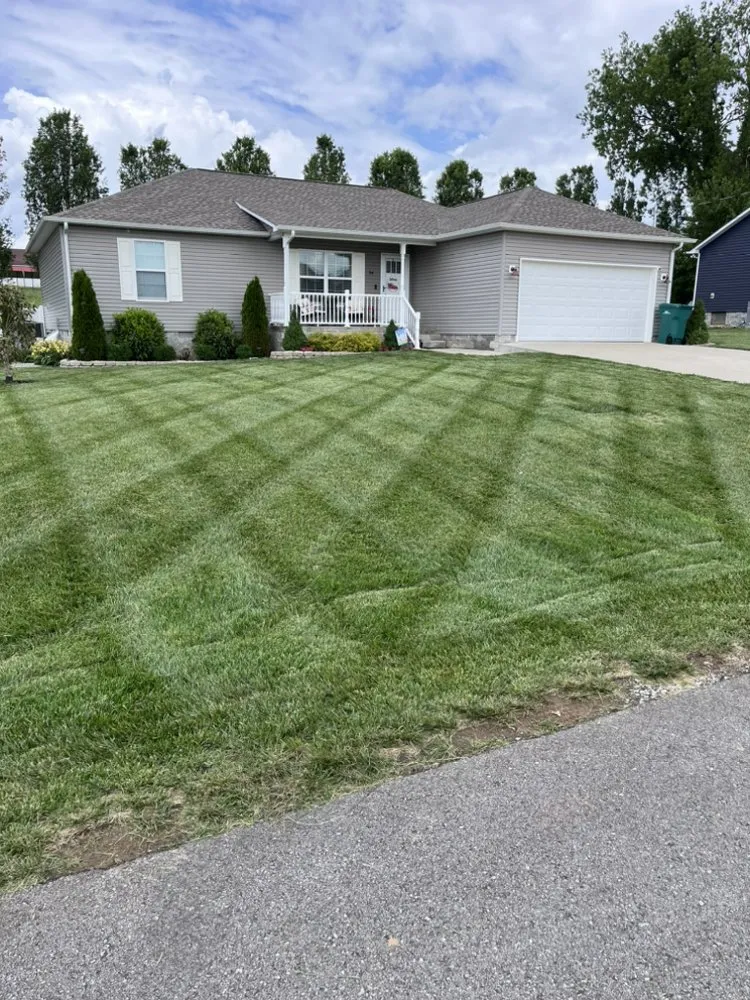 Trusted lawn mowing service experts serving Winchester, TN - Shetters Lawncare