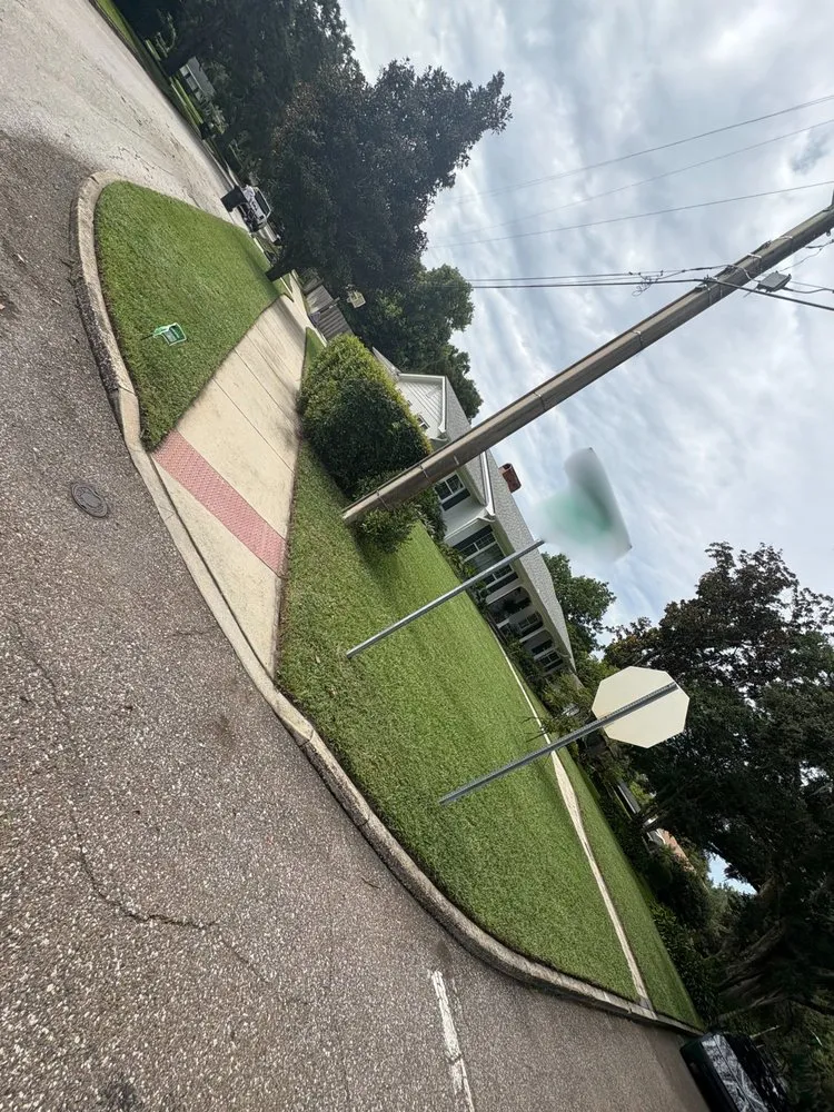 Reliable residential landscaping in Aloma, FL by Shhh Yardkeeping