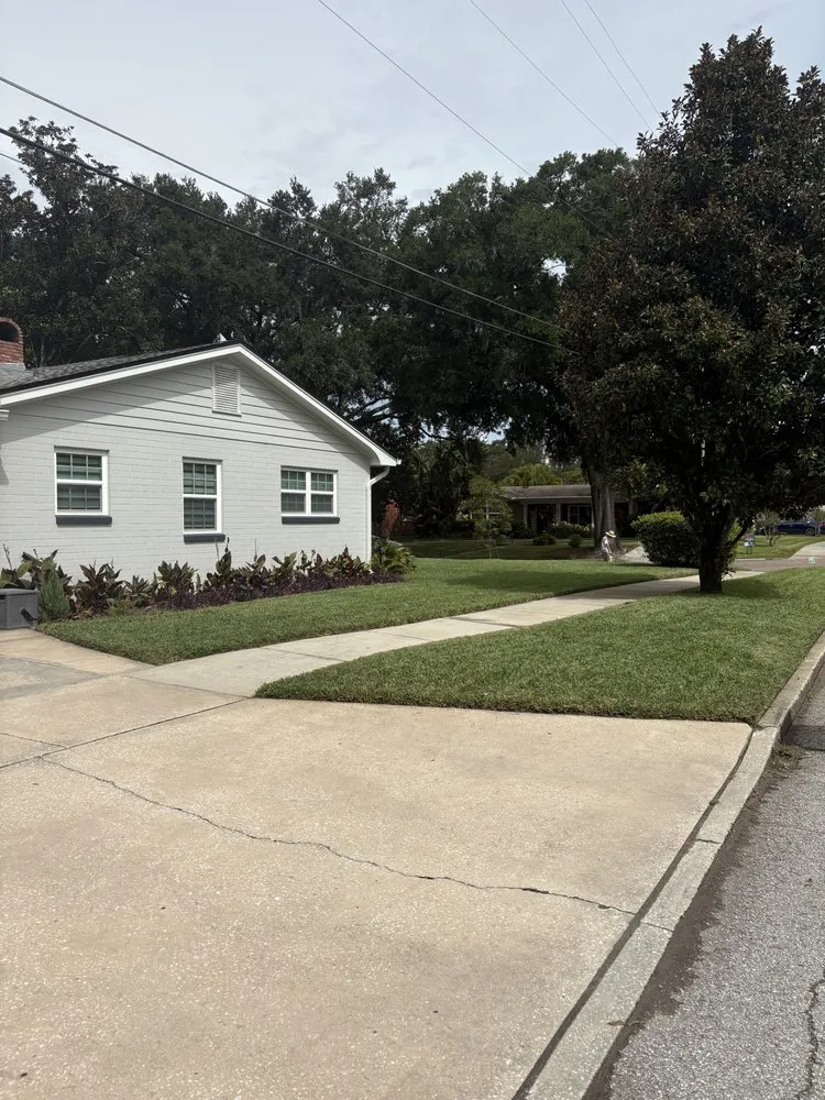 Affordable lawn mowing service in Aloma, FL - Shhh Yardkeeping