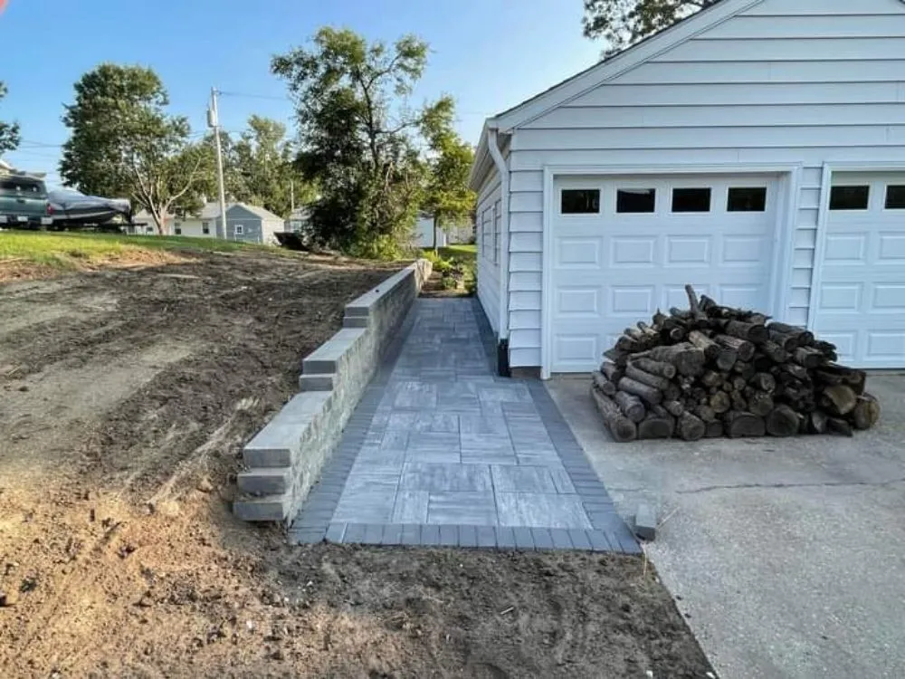 Reliable yard maintenance experts serving Peoria, IL - Shine Bright Solutions