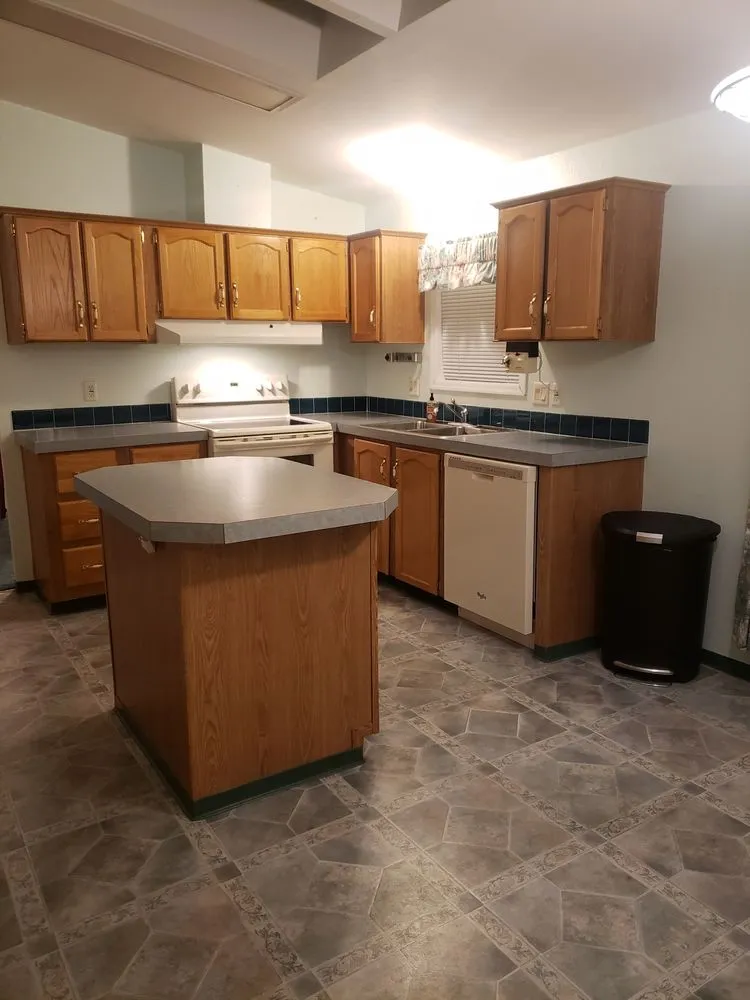 Professional lawn care service for year-round maintenance across Longview, WA - Shine Brite Like A Diamond