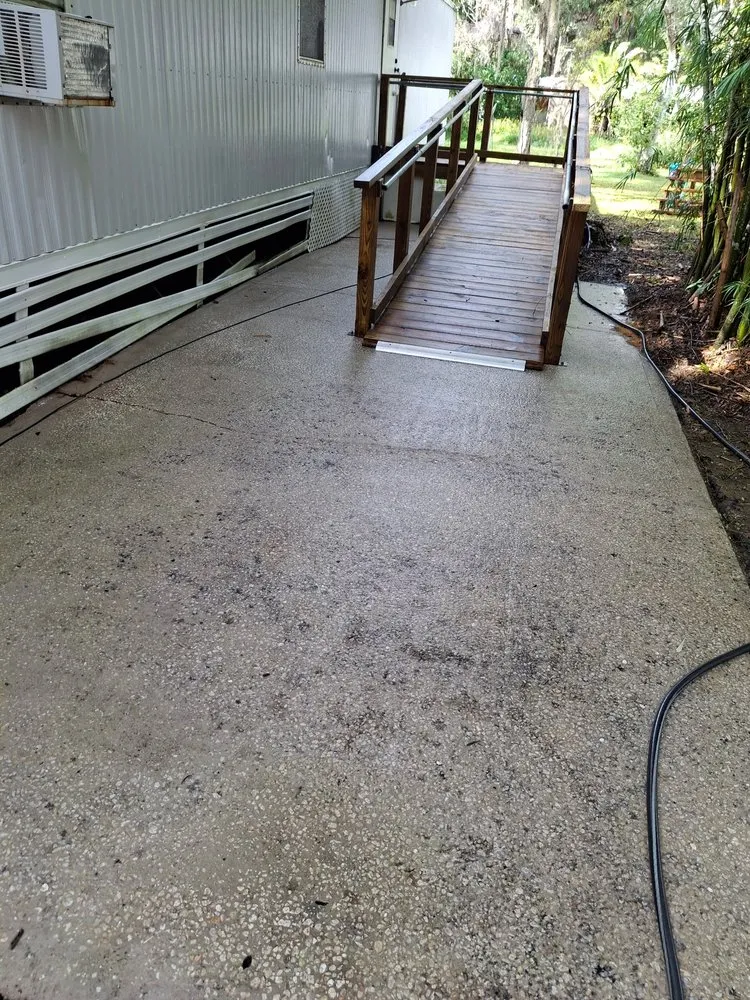 Custom garden landscaping in Edgewater, FL - Shine Brite pressure washing and lawn maintenance