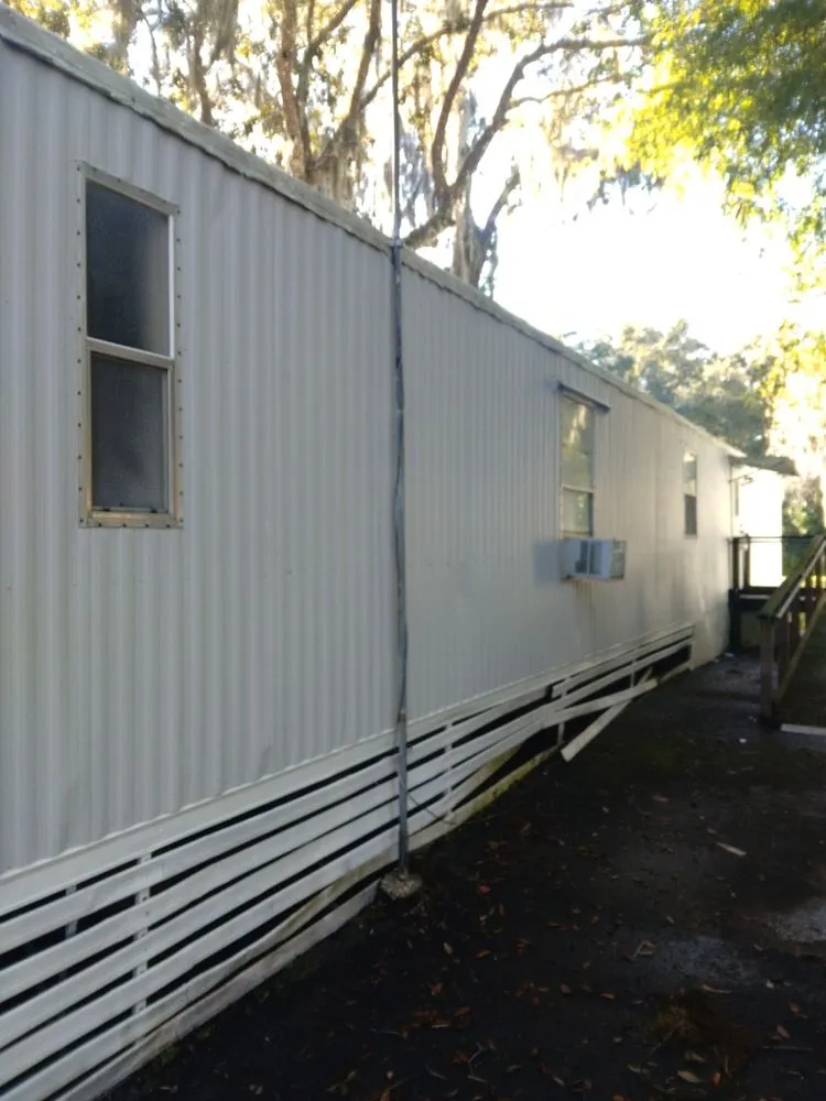 Top-rated landscaping services in Edgewater, FL - Shine Brite pressure washing and lawn maintenance