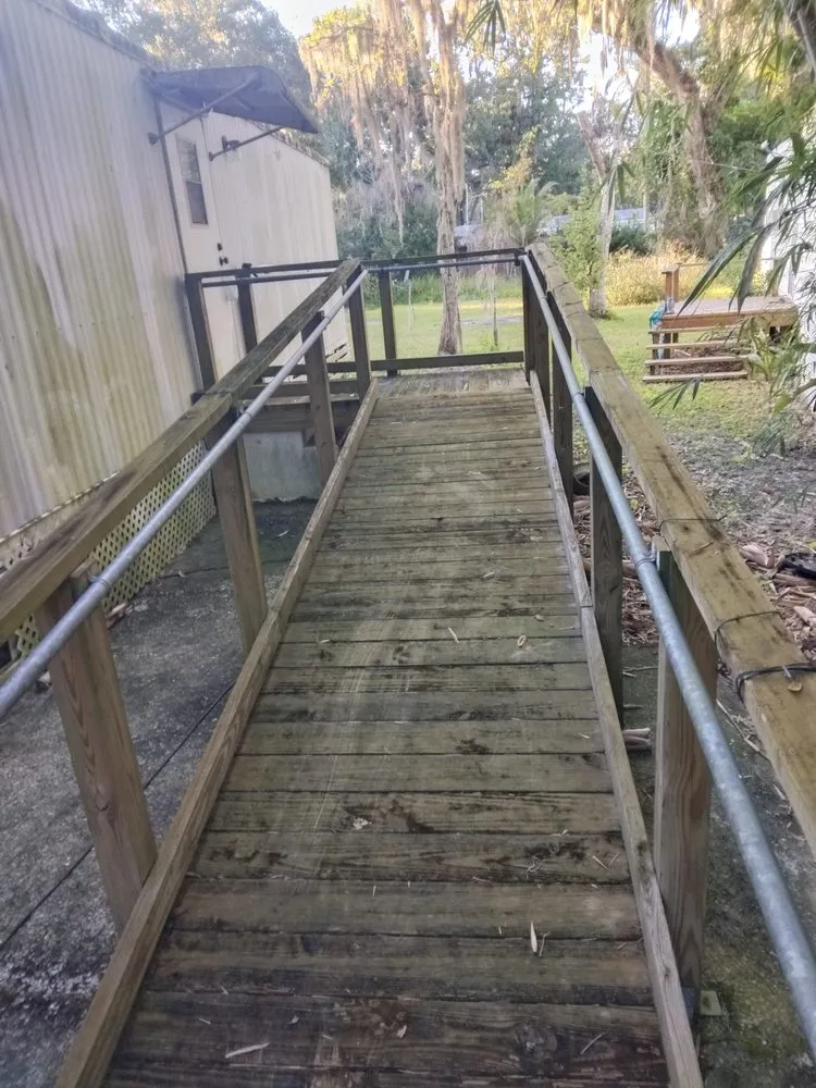 Affordable garden landscaping in Edgewater, FL - Shine Brite pressure washing and lawn maintenance