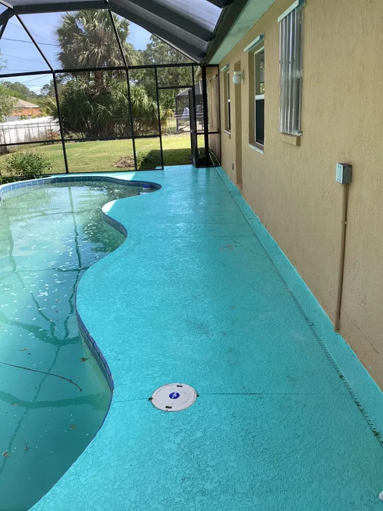 Local yard cleanup service in Cocoa, FL by Shine Rite