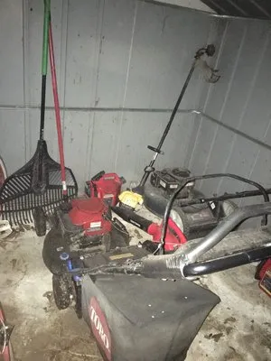 Ship’s Lawn Service Logo