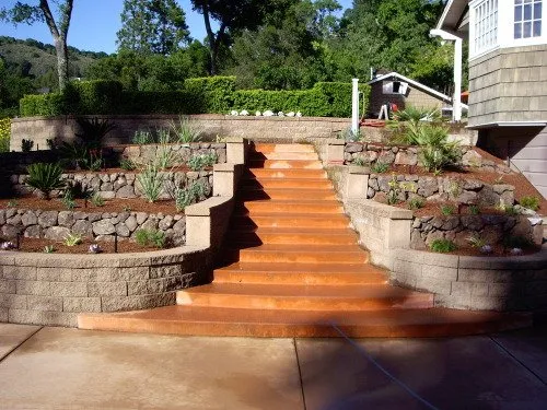 Trusted lawn mowing service experts serving Oakland, CA - Shirin Bond Landscaping