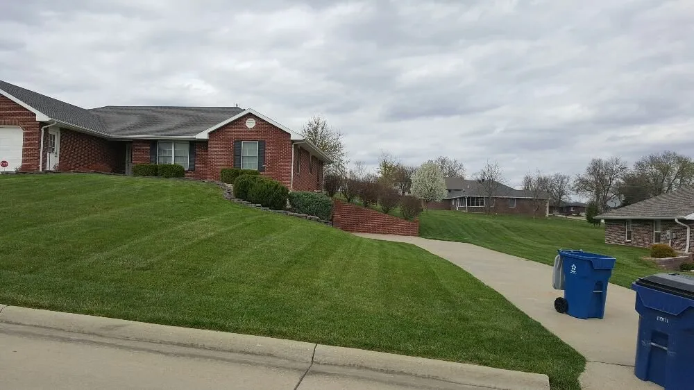 Custom garden landscaping in Jefferson City, MO - Shofler Lawn Care