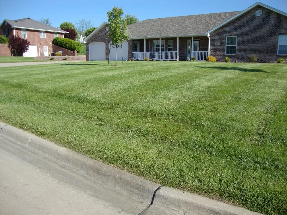 Reliable garden landscaping experts serving Jefferson City, MO - Shofler Lawn Care