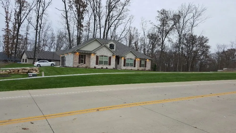 Reliable yard cleanup service experts serving Jefferson City, MO - Shofler Lawn Care