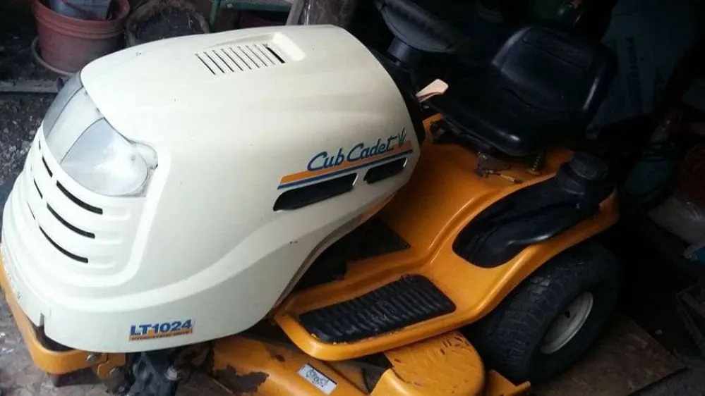 Expert lawn mowing service for outdoor upgrades in Mattoon, IL by Shon's tear & repair