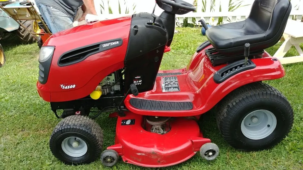 Custom garden landscaping for residential properties across Mattoon, IL - Shon's tear & repair