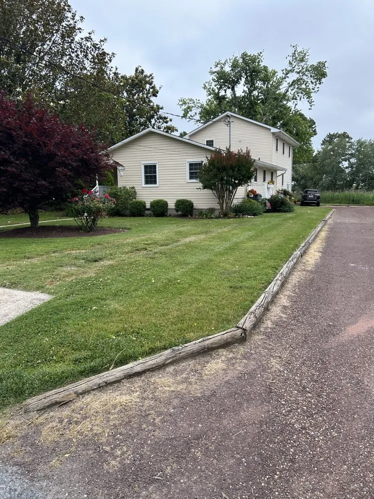 Professional outdoor landscaping in Vienna, MD by Shore Life Property Management