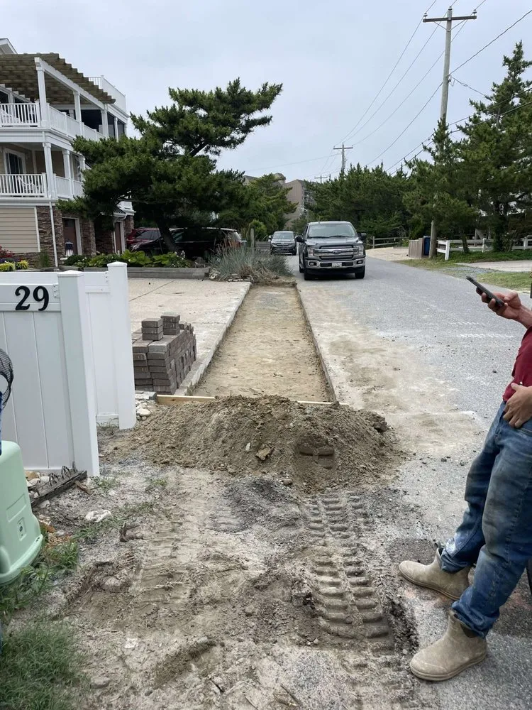 Professional landscaping services for residential properties in Vienna, MD by Shore Life Property Management