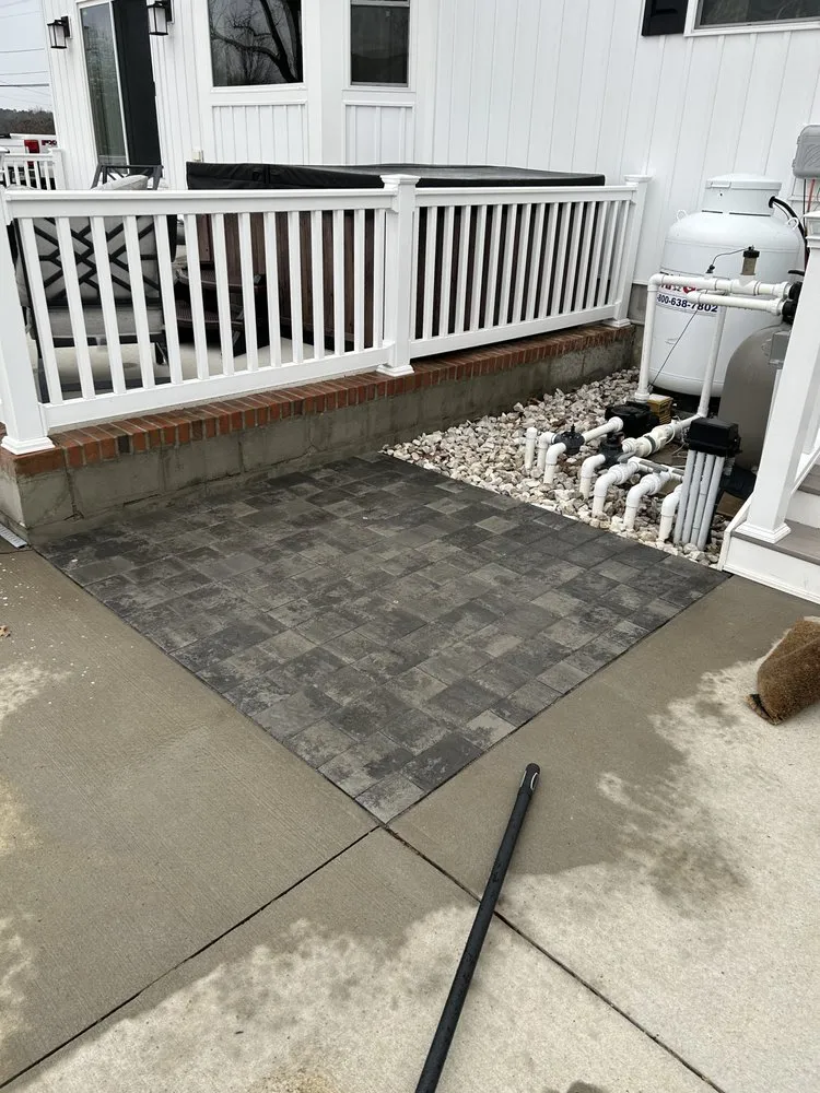 Professional residential landscaping for homes in Vienna, MD by Shore Life Property Management