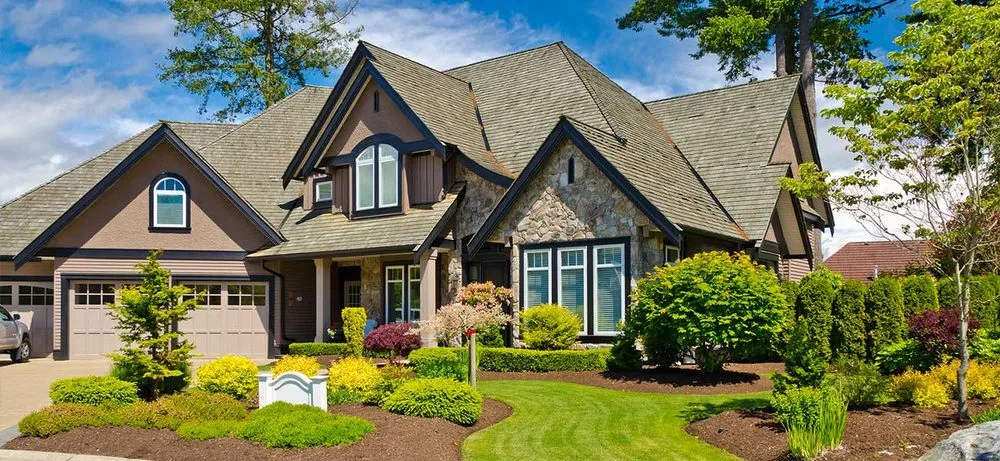 Top-rated garden landscaping in Commack, NY by Shore To Shore Landscaping