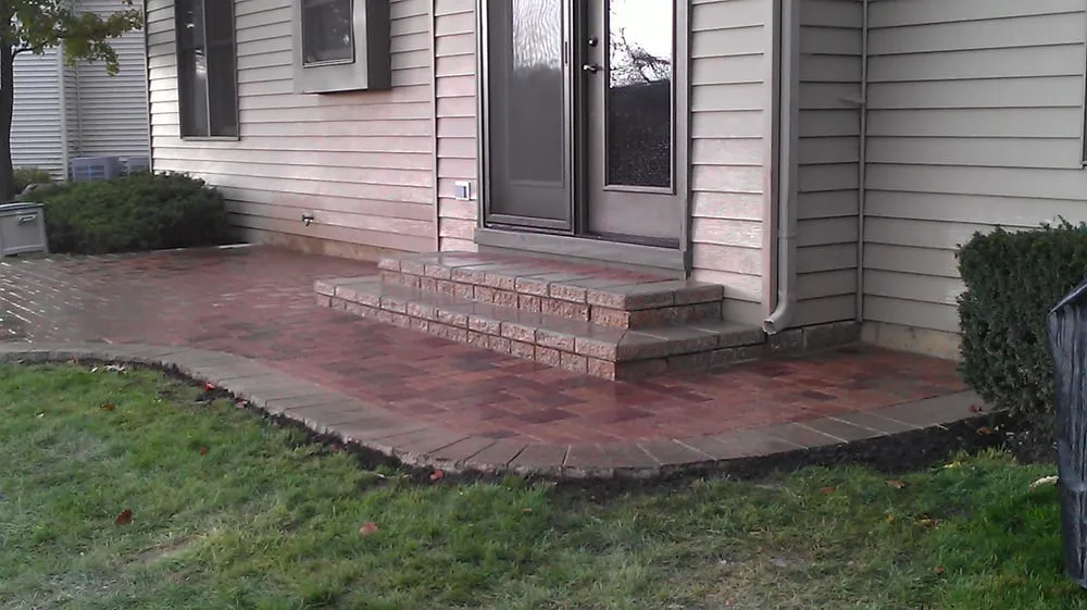 Top-rated garden landscaping in Aurora, IL by Shoreline Landcare