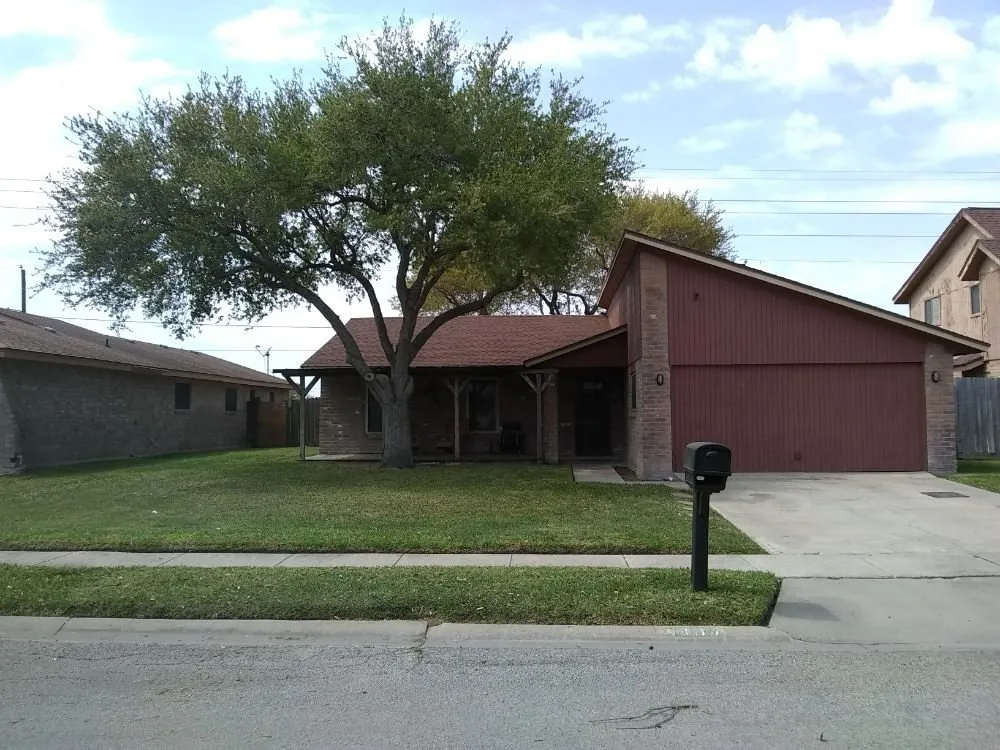 Local landscaping services in Corpus Christi, TX by Shoreline Lawn and Garden