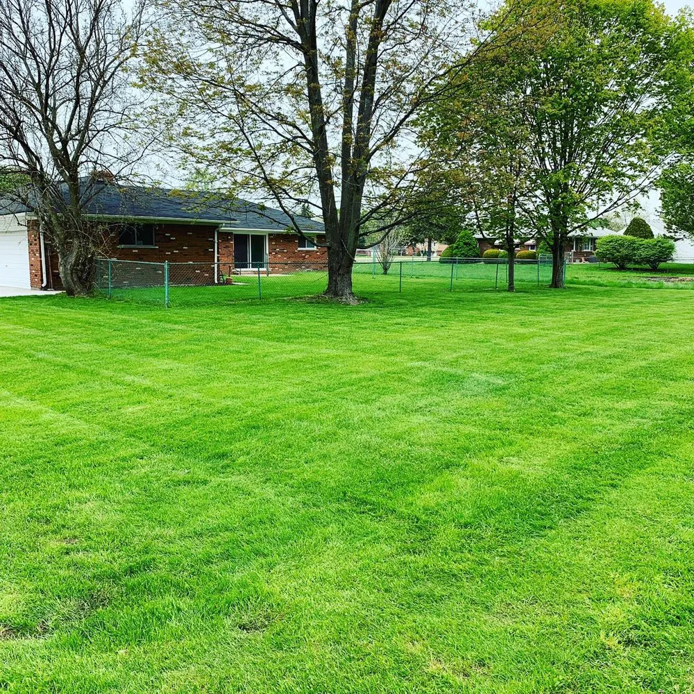 Custom lawn mowing service experts serving Saint Clair Shores, MI - Shores Landscaping