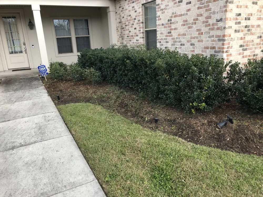 Custom residential landscaping in Kenner, LA by Short Blade Lawncare