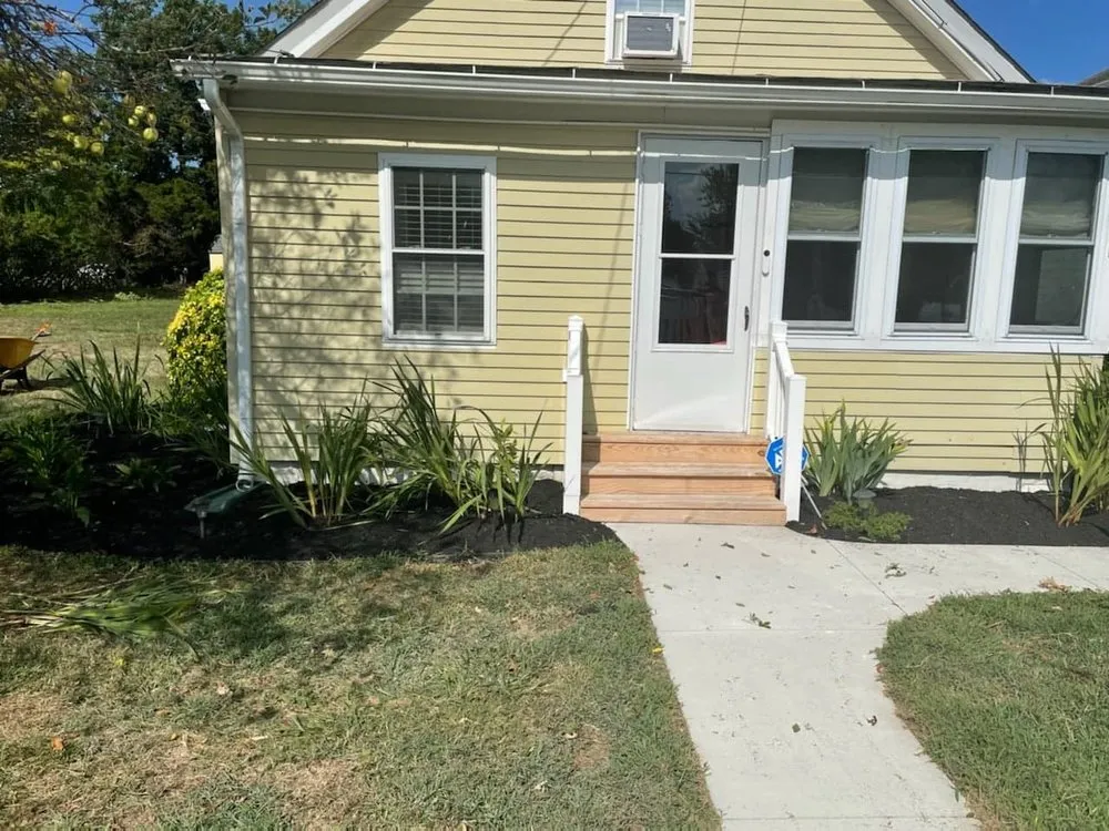 Professional yard maintenance in Dover, DE by Shortcutz Landscaping