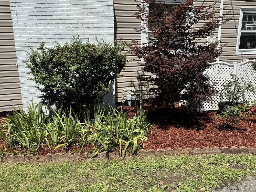 Professional landscaping services experts serving Henderson, NC - Shorty Pete’s Lawn Service