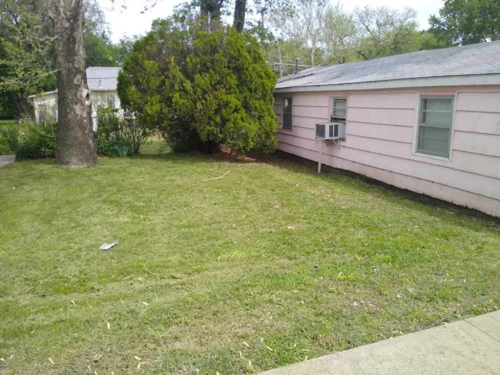 Custom garden landscaping experts serving Junction City, KS - Shorty’s Lawn Service