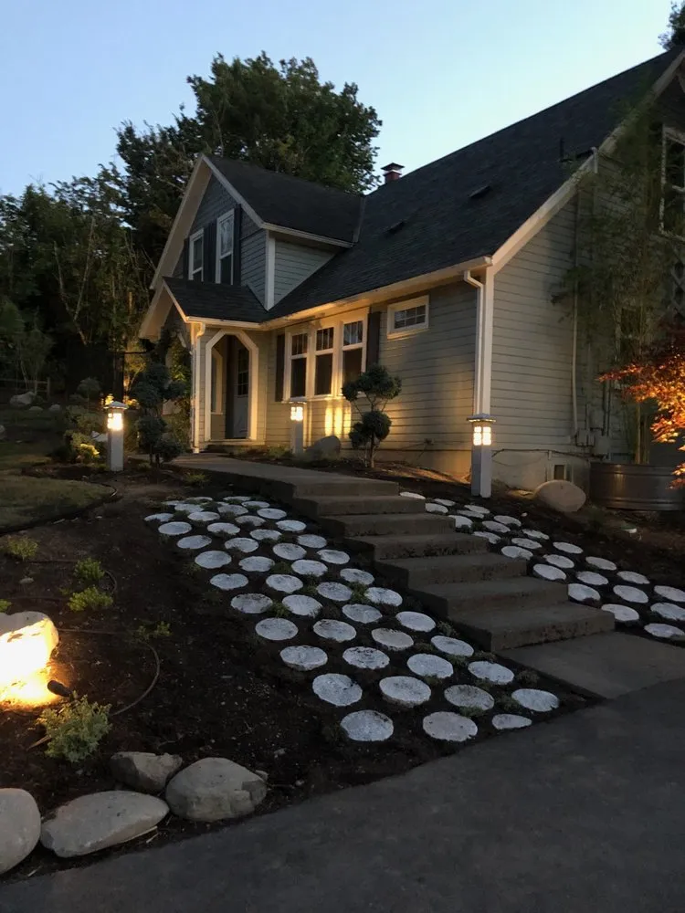 Expert lawn care service experts serving Ridgefield, WA - Shovel & Thumb