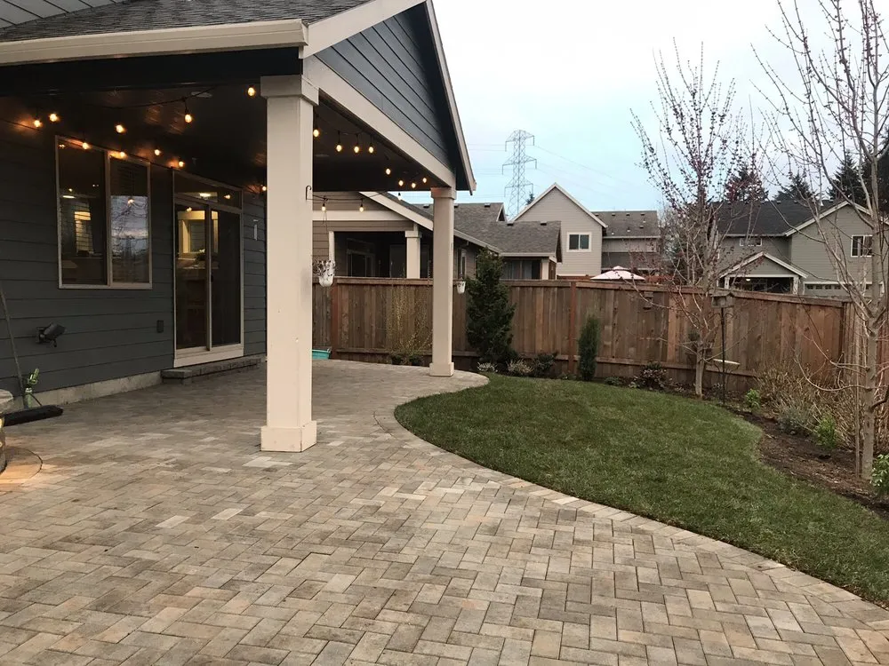 Custom lawn mowing service for beautiful yards across Ridgefield, WA - Shovel & Thumb