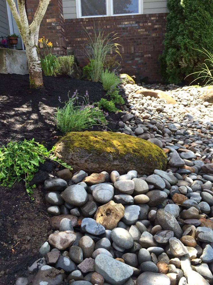 Local yard maintenance in Ridgefield, WA - Shovel & Thumb