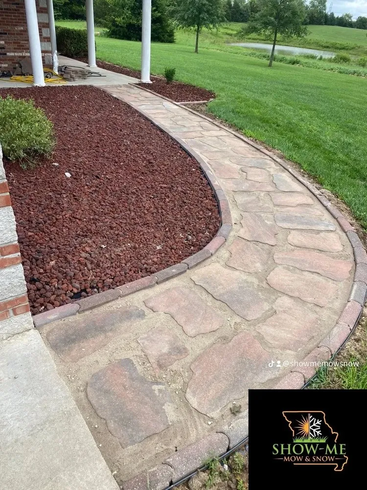 Trusted lawn mowing service experts serving New Bloomfield, MO - Show-Me Mow & Snow