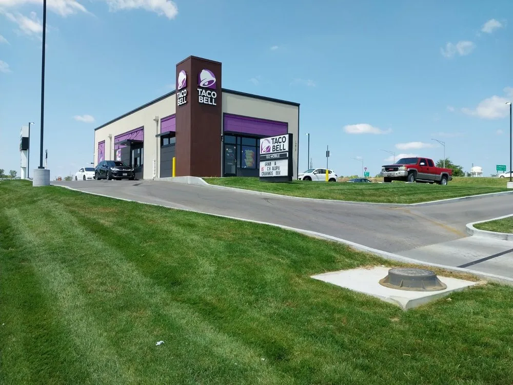 Reliable garden landscaping in New Bloomfield, MO by Show-Me Mow & Snow