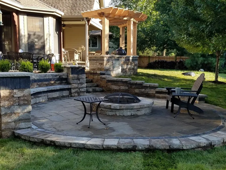 Reliable yard cleanup service in Lee's Summit, MO - Show Me Outdoor Living