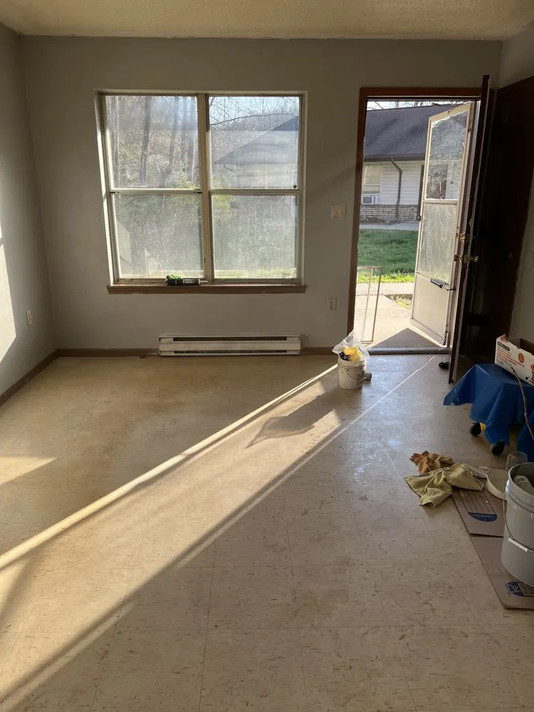 Professional garden landscaping in Camdenton, MO by Show Me Services