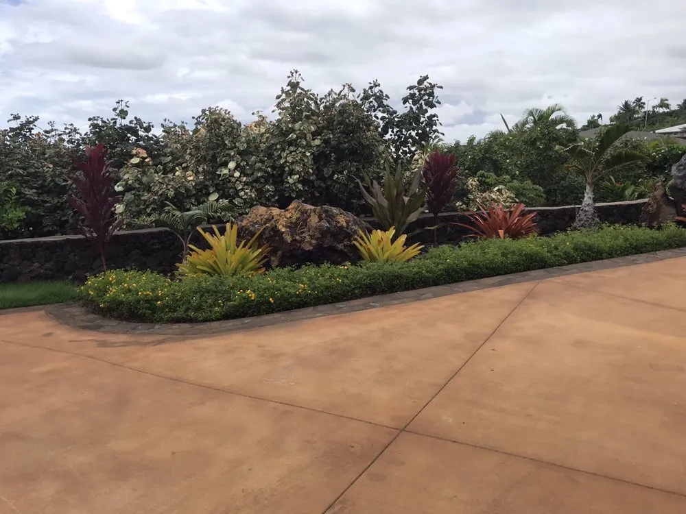 Expert lawn care service in Kailua-Kona, HI - SHOW-U-HAO Landscape Maintenance