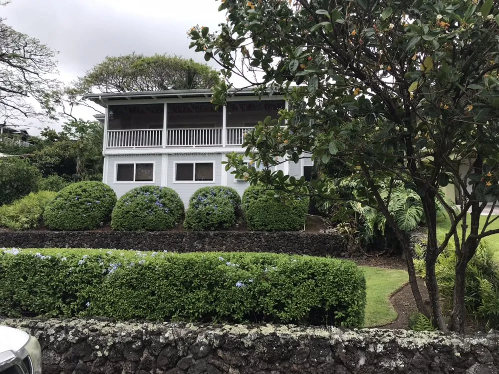 Custom outdoor landscaping in Kailua-Kona, HI - SHOW-U-HAO Landscape Maintenance