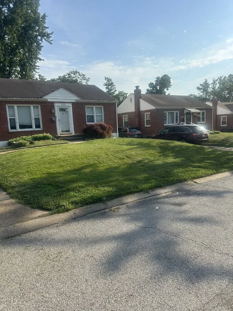 Top-rated landscape design for residential properties in St. Louis, MO by Show Up Show Off Landscaping And More