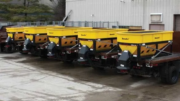 Top-rated lawn mowing service experts serving Minneapolis, MN - Showcase Lawn Care