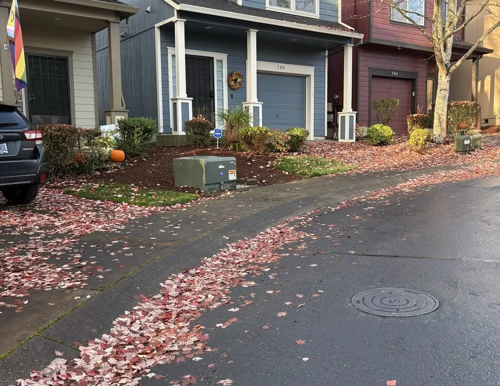 Local lawn mowing service experts serving Sherwood, OR - Showplace Landscape Services