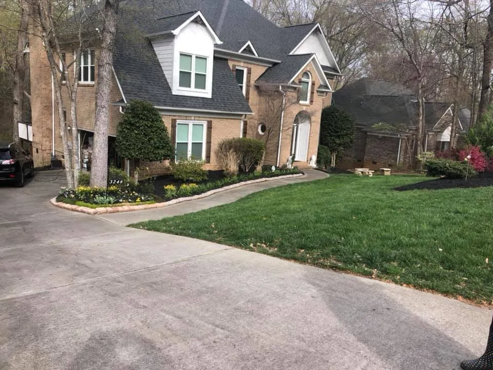 Professional yard maintenance in Pageland, SC by Showtime Landscaping