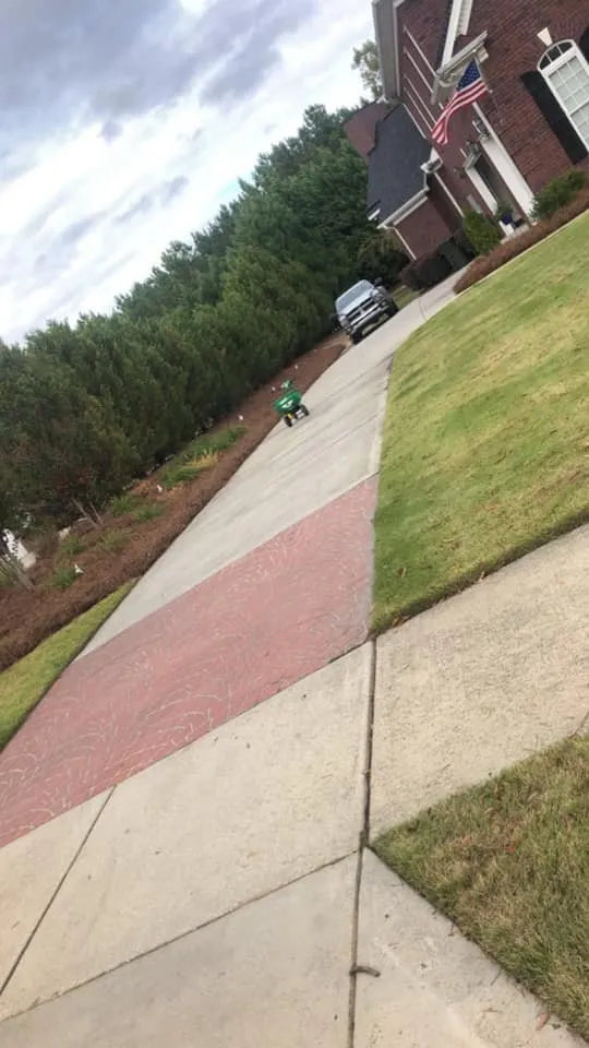 Custom lawn mowing service in Pageland, SC - Showtime Landscaping