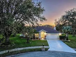 Trusted yard maintenance in Daytona Beach, FL by Side Guys Handyman & Home Maintenance Service