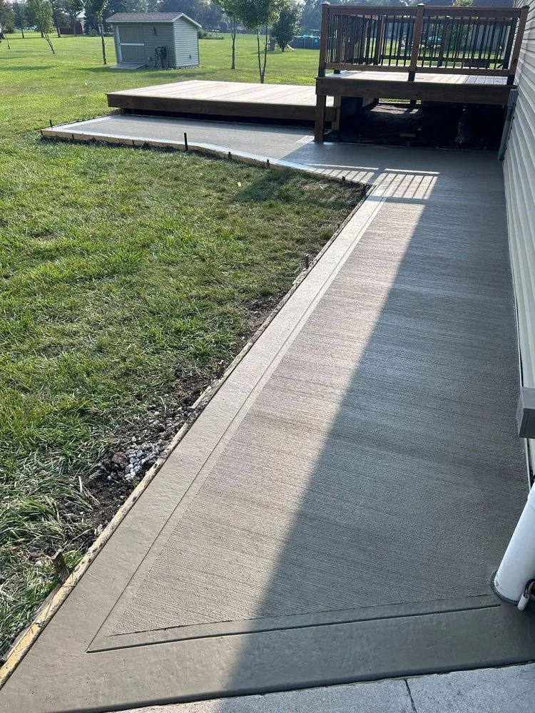 Expert lawn mowing service in Des Moines, IA - Sierra Construction