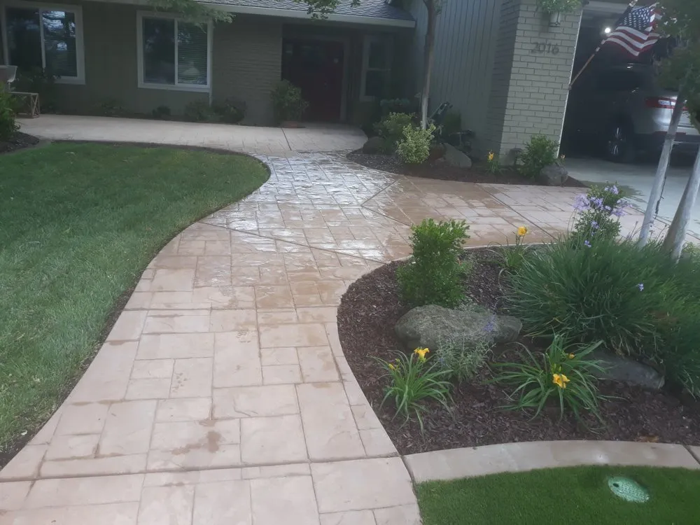 Custom residential landscaping experts serving Los Banos, CA - Sierra Landscape