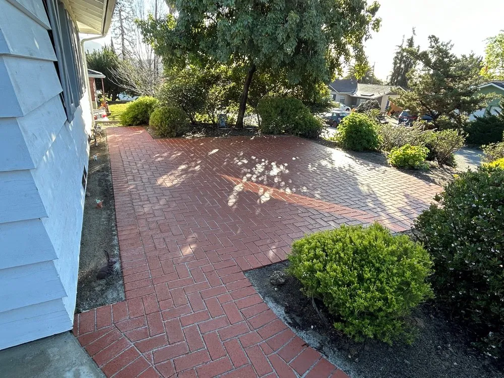 Trusted lawn mowing service for residential properties across Sierra Madre, CA - Sierra Madre Landscape